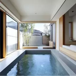 Piscina interior climatizada en vivienda, imagen de categor&iacute;a climatizaci&oacute;n de piscina